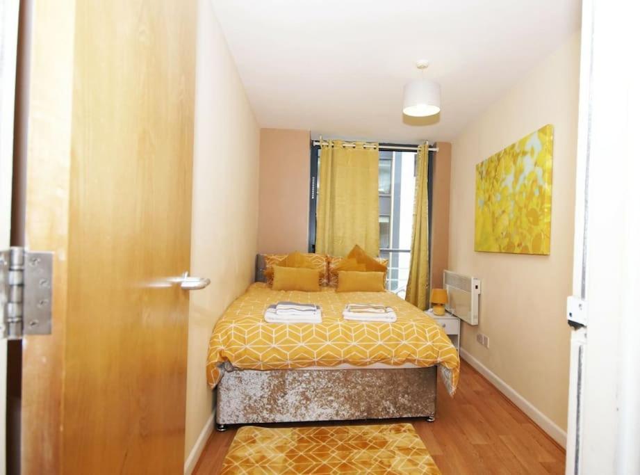 Alluring 2 Bedroom Leeds City Centre Apartment- Self Check-In,Balconied Apartment Exterior photo