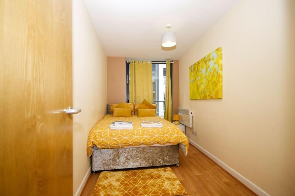 Alluring 2 Bedroom Leeds City Centre Apartment- Self Check-In,Balconied Apartment Exterior photo