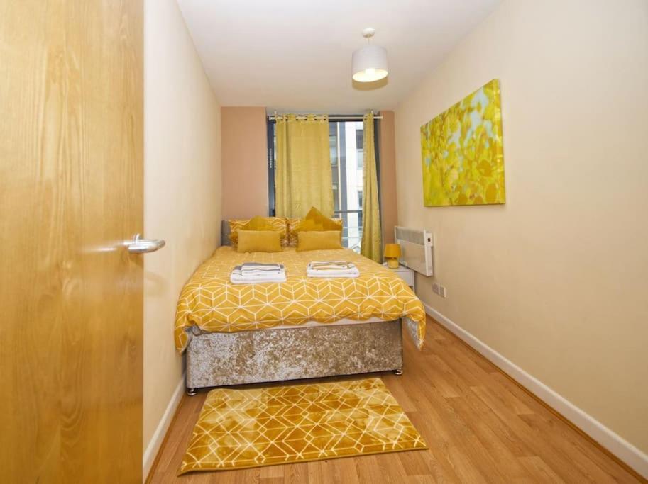 Alluring 2 Bedroom Leeds City Centre Apartment- Self Check-In,Balconied Apartment Exterior photo
